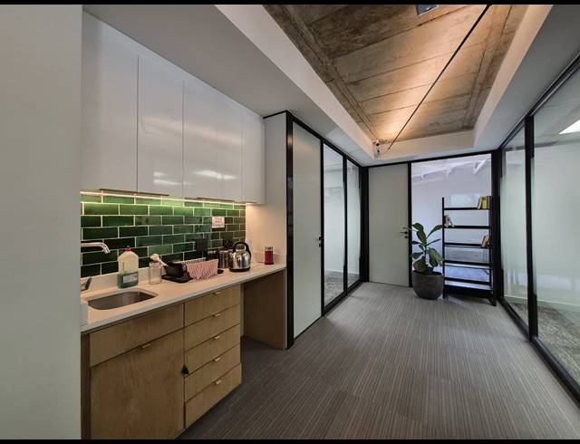 219M² OFFICE TO LET IN HYDE PARK